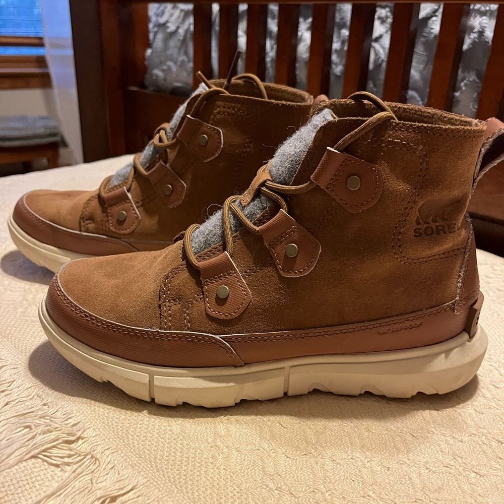 Sorel brown boots. Size 7 worn 2 times.